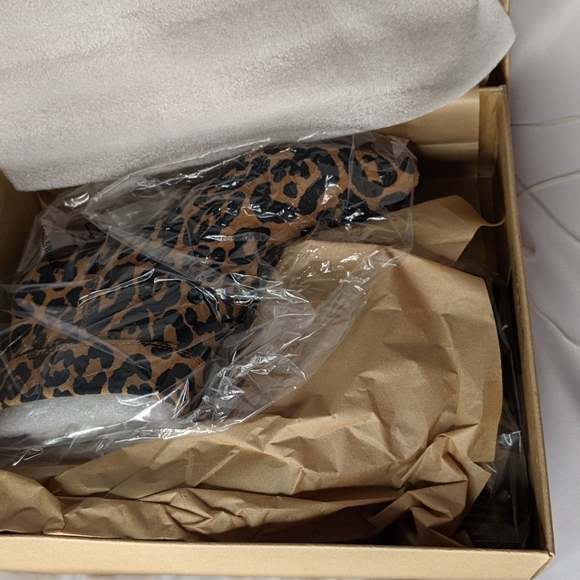 Lucky Brand LK- Zaprika Leopard Print Booties NIB Size 8 Ankle Boots - Picture 8 of 13